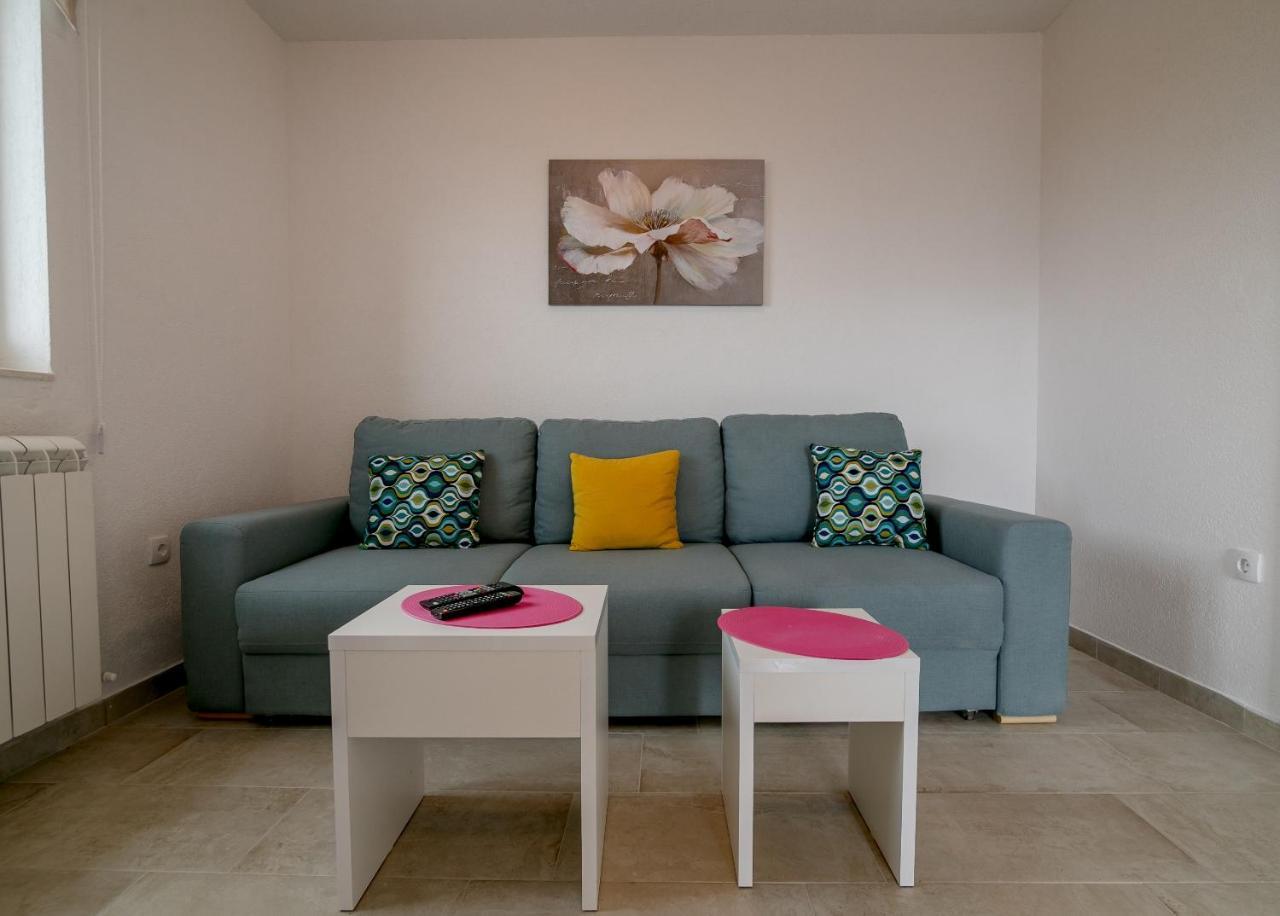 Apartments Mitrovic ลุชทิตซา ภายนอก รูปภาพ