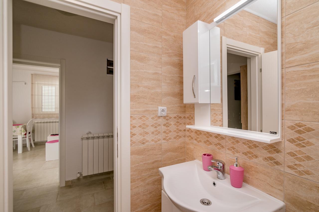Apartments Mitrovic ลุชทิตซา ภายนอก รูปภาพ