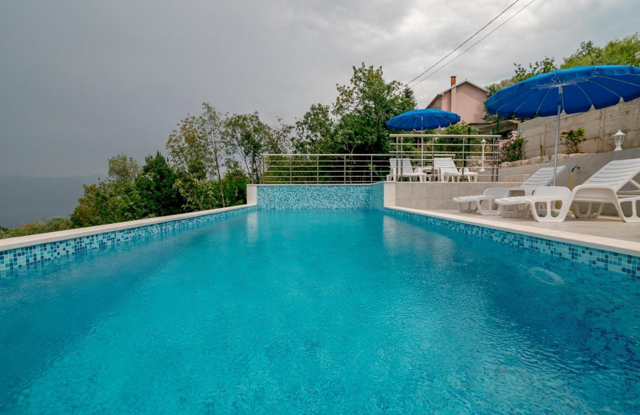 Apartments Mitrovic ลุชทิตซา ภายนอก รูปภาพ