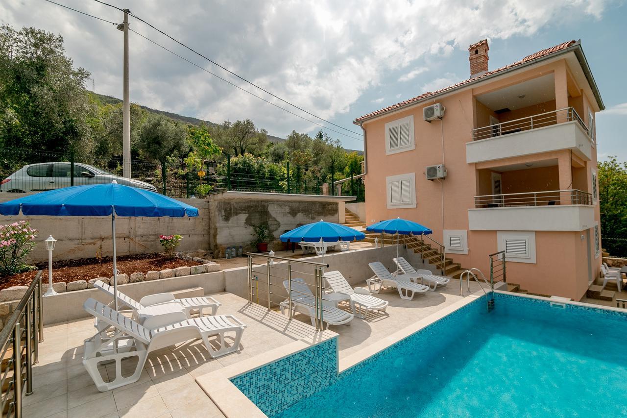 Apartments Mitrovic ลุชทิตซา ภายนอก รูปภาพ