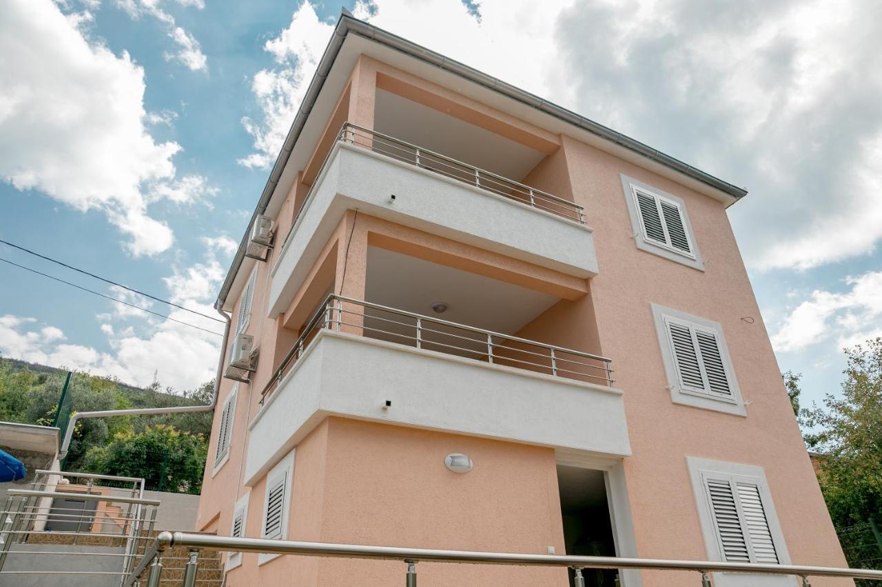 Apartments Mitrovic ลุชทิตซา ภายนอก รูปภาพ